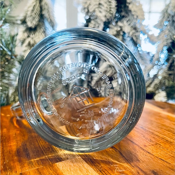 Hearth & Hand Magnolia 16oz (2cup) Embossed Glass Measuring Cup - Picture 7 of 10